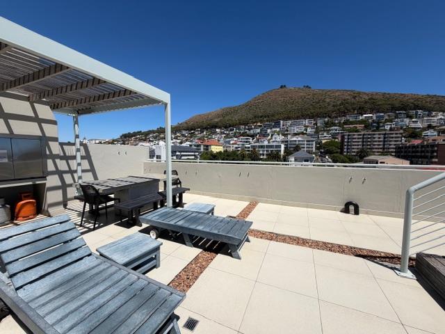 To Let 1 Bedroom Property for Rent in Green Point Western Cape